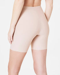 SPANXsupersmooth® Essential Mid-Thigh Short | Champagne Beige