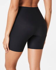 SPANXsupersmooth® Essential Mid-Thigh Short | Very Black