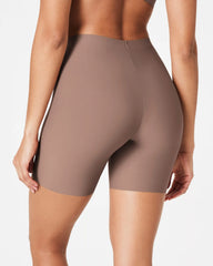 SPANXsupersmooth® Essential Mid-Thigh Short | Cafe Au Lait