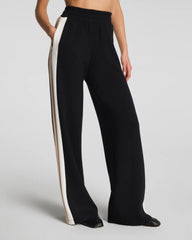 SPANX AirEssentials® Colorblock Track Pant | Very Black Stripe